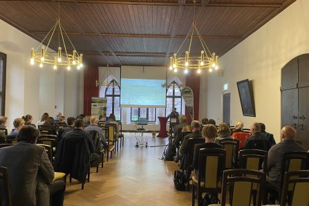 Blick in den Saal